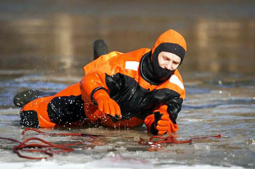 Спасатели Ногинского территориального управления ГКУ МО «Мособлпожспас» отработали способы и приемы спасения на воде