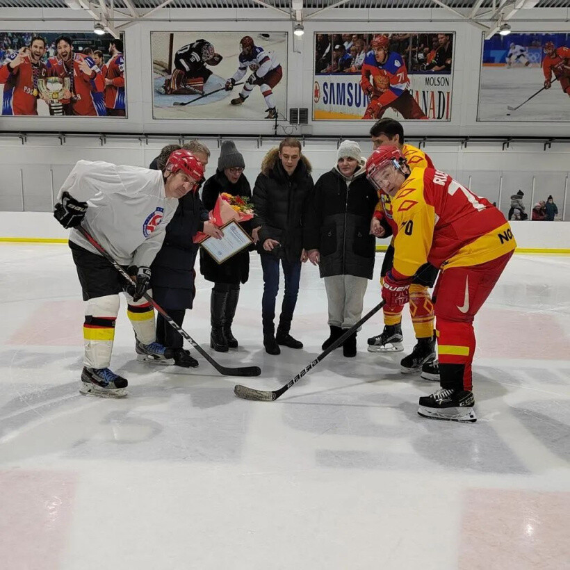 Традиционный хоккейный матч прошёл в Ногинском ледовом спортивном комплексе