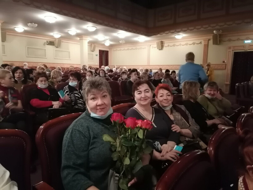 Богородские «долголеты» побывали на спектакле в Московском областном театре драмы и комедии