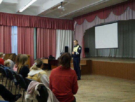 Госавтоинспекторы провели профилактическую беседу на родительском собрании в Ногинске