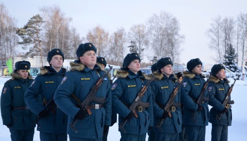 Молодое пополнение приняло военную присягу в Ногинском спасательном центре МЧС России