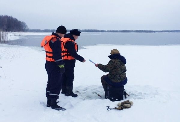 Спасатели «Мособлпожспас» предупредили рыбаков об ухудшении состояния льда