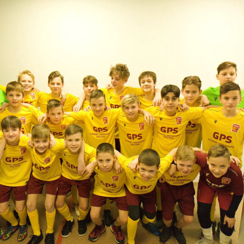 Футбольный клуб «Знамя» приобрёл для воспитанников футбольного отделения спортивной школы игровую форму
