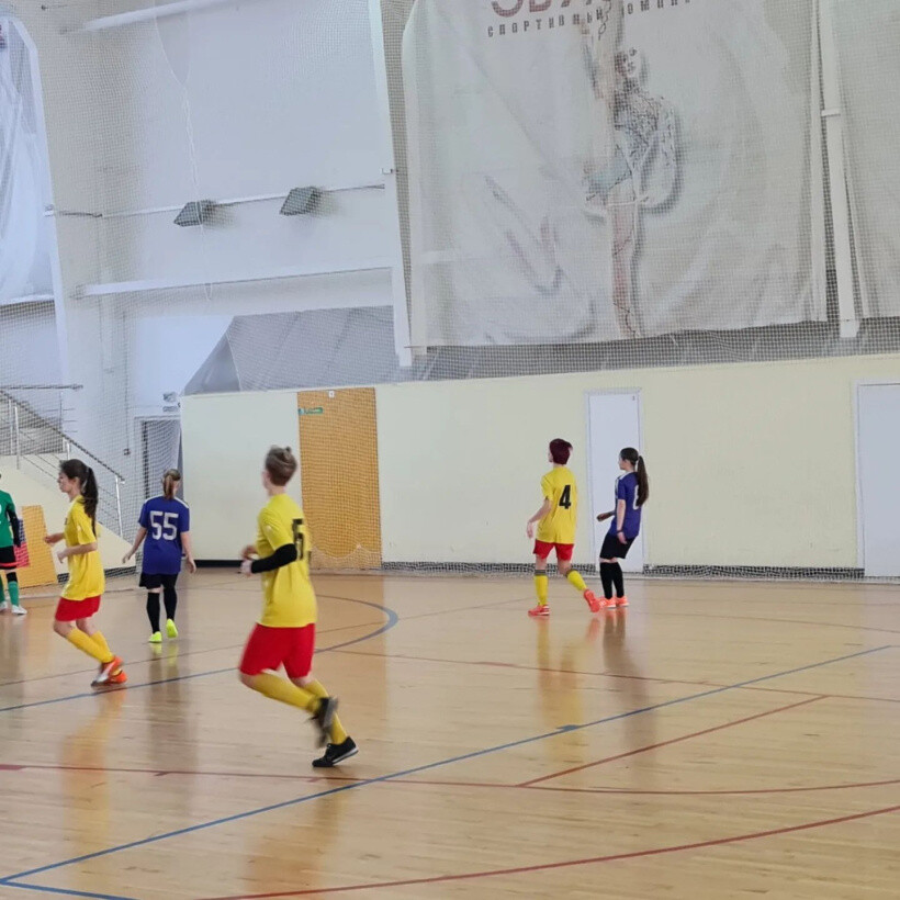 Богородская команда «Знамя» в рамках первенства Московской области среди девушек по мини-футболу упустила победу