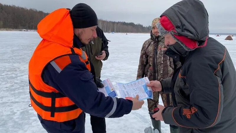 Лед реки Клязьмы по-прежнему остается ненадежным
