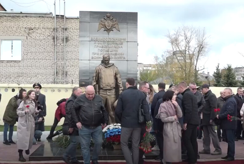 Памятник военнослужащим и сотрудникам правопорядка установили в Электростали