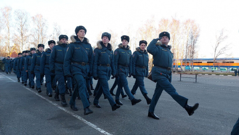 Войска РХБ защиты поздравили в Ногинском спасательном центре МЧС России