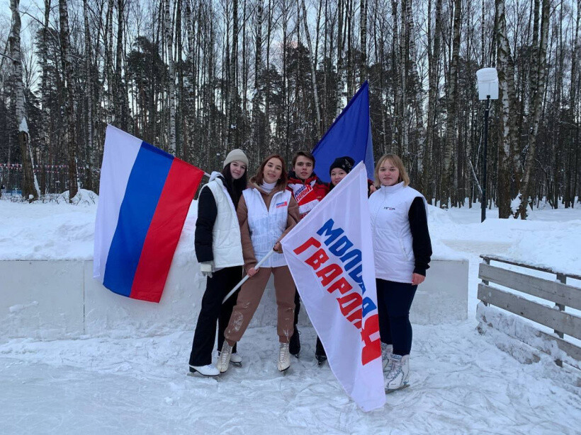 Богородские активисты флешмобом поддержали сборную России на Олимпийских играх