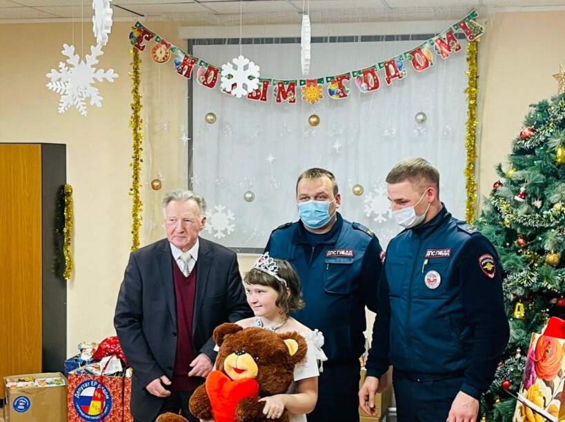 Сотрудники МУ МВД России «Ногинское» присоединились к акции «Полицейский Дед Мороз»